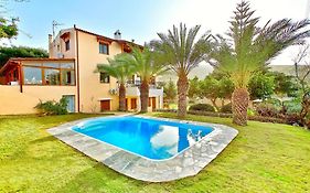 Villa Karteros With Private Swimming Pool